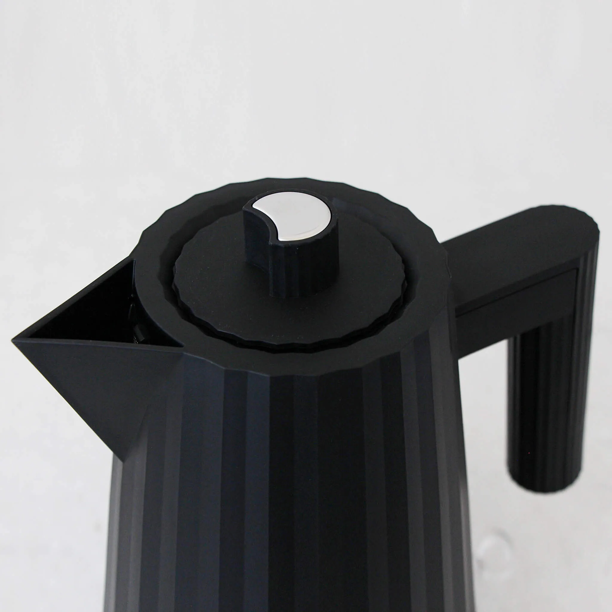 ALESSI  |  PLISSE KETTLE 1L  |  MATTE BLACK