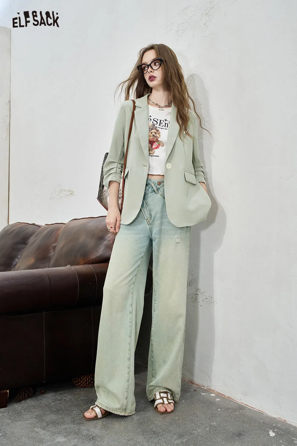 ELFSACK 2024 Summer New Arrivals Elegant casual suit jacket for women with a sense of luxury, thin style small suit