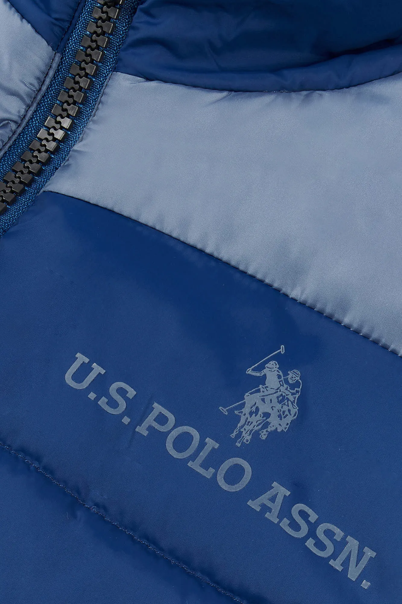 Mens Block Gilet in Estate Blue