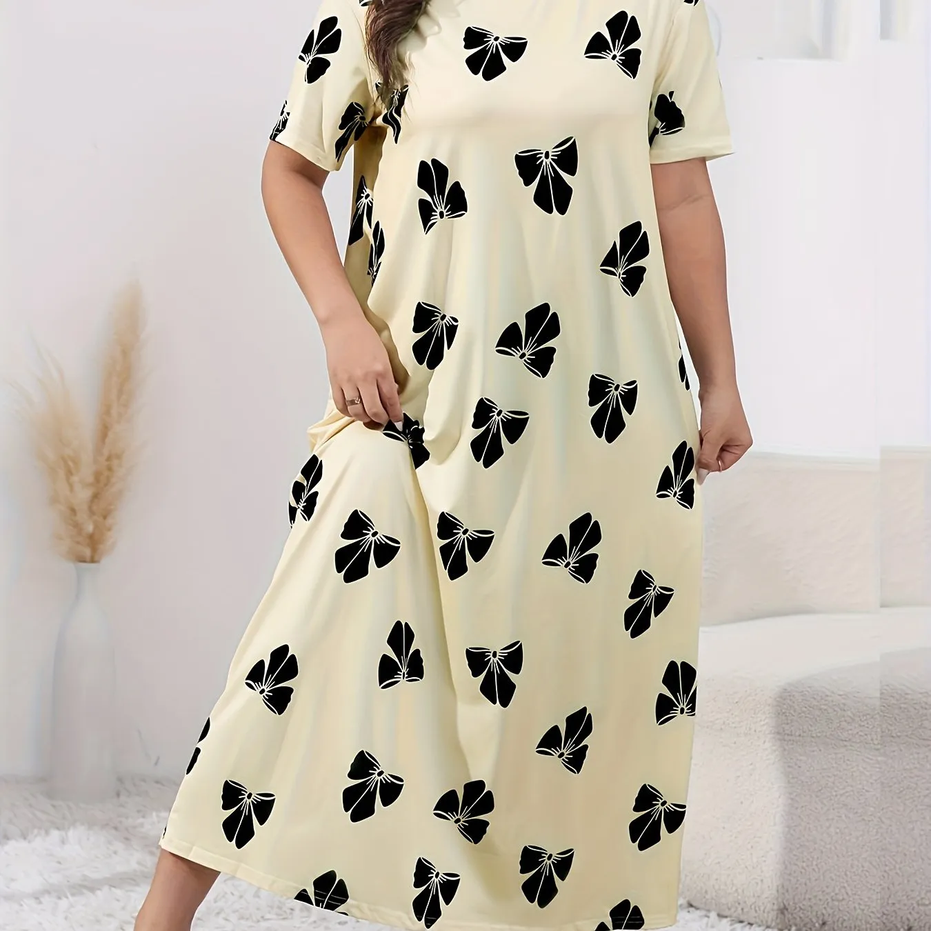 Plus Size Bow Print Lounge Dress for Women, Featuring Short Sleeves, Round Neck, and Loose Fit for Cozy Nights"