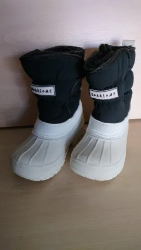 Pre Loved Roarsome (Dinoski) Kids Snow Boots Size EU27 (368)