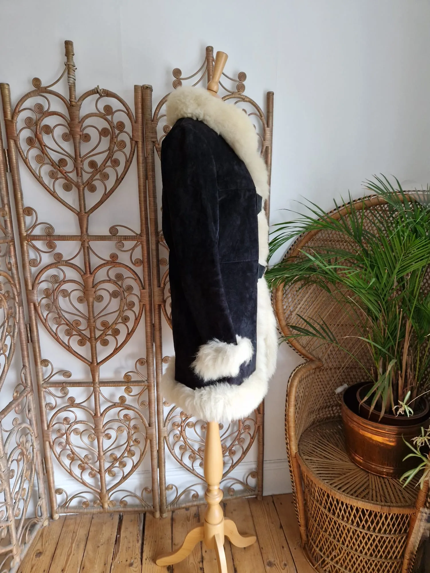 Vintage Sheepskin trim suede 70s coat