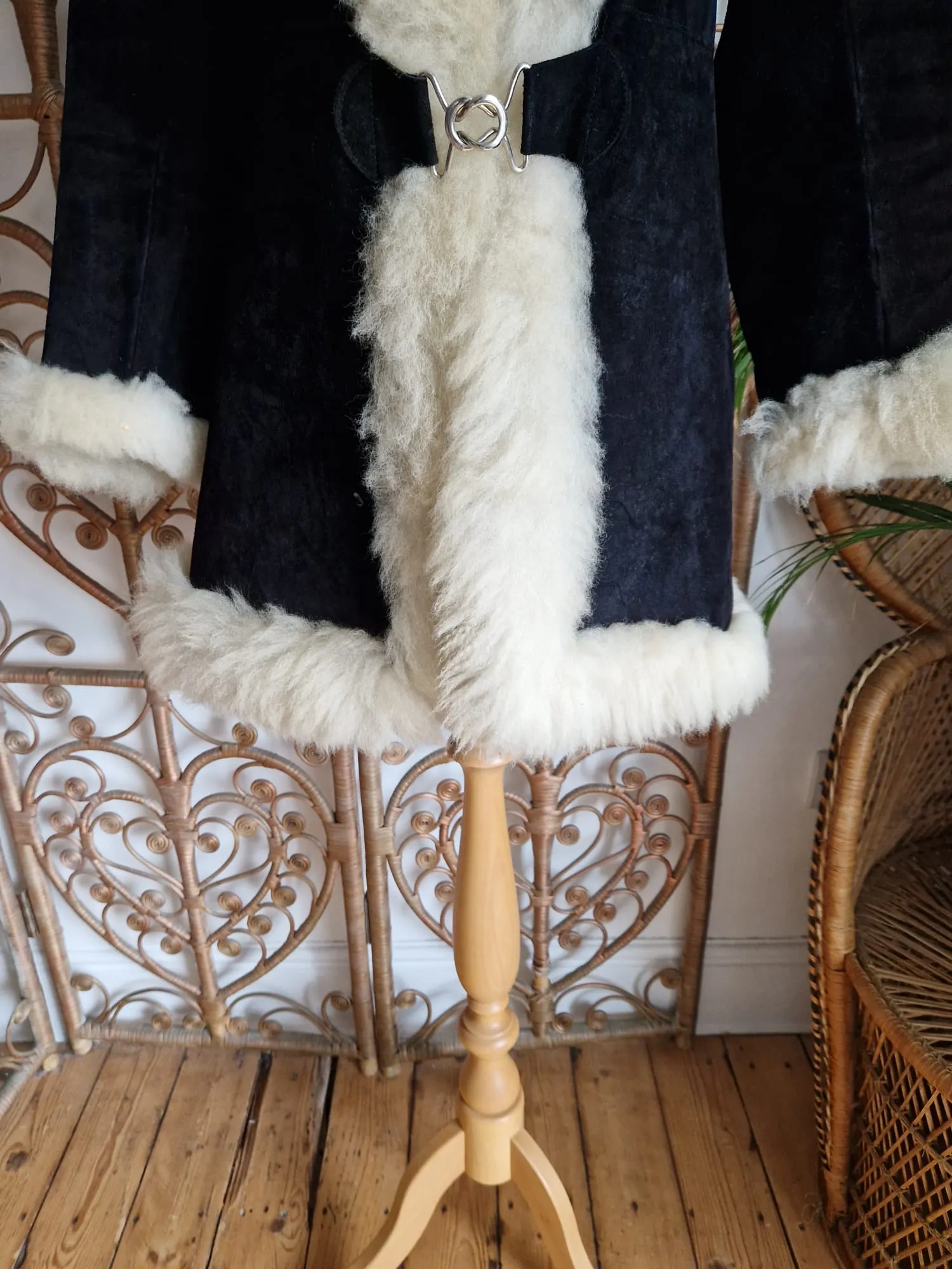 Vintage Sheepskin trim suede 70s coat