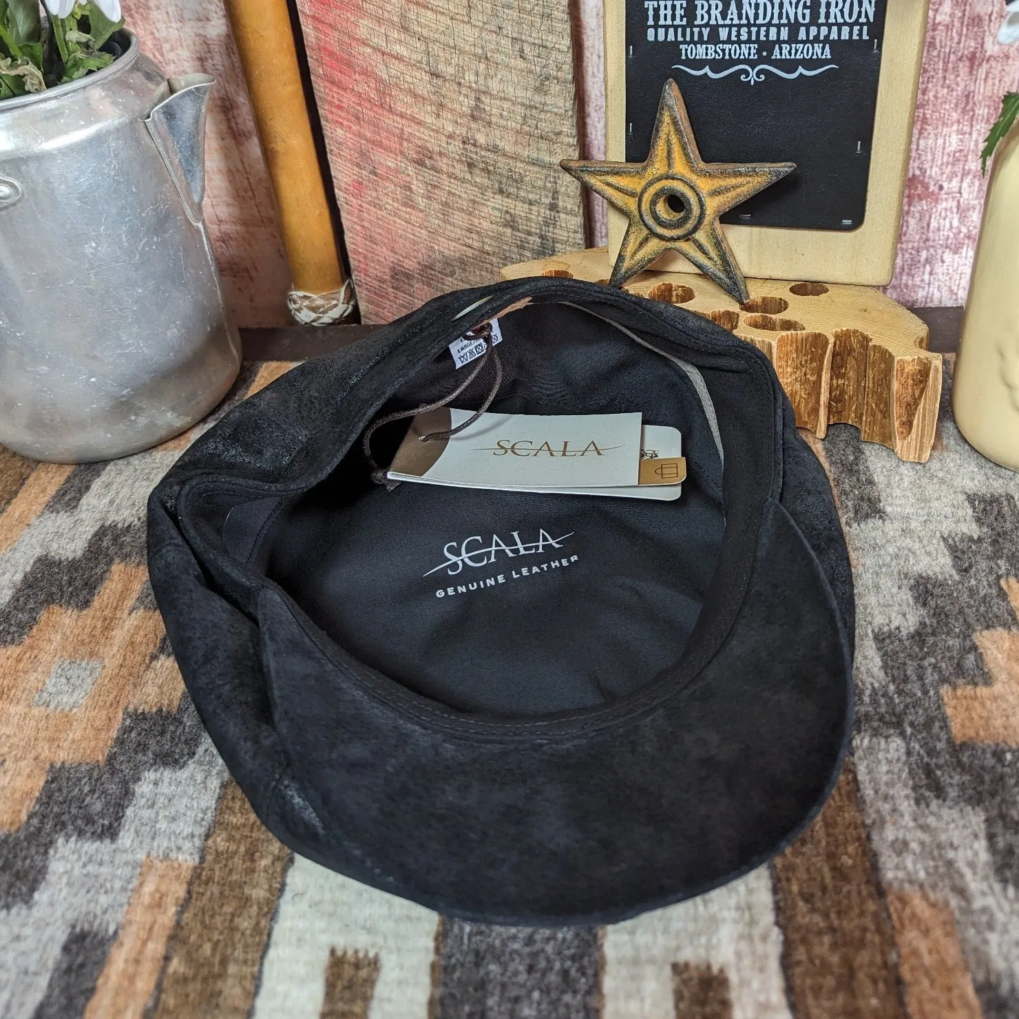 Weathered Leather Newsboy Cap "Edison" by Scala SL199