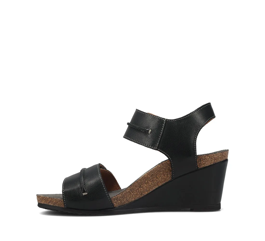 Women's Taos Reason Color: Black