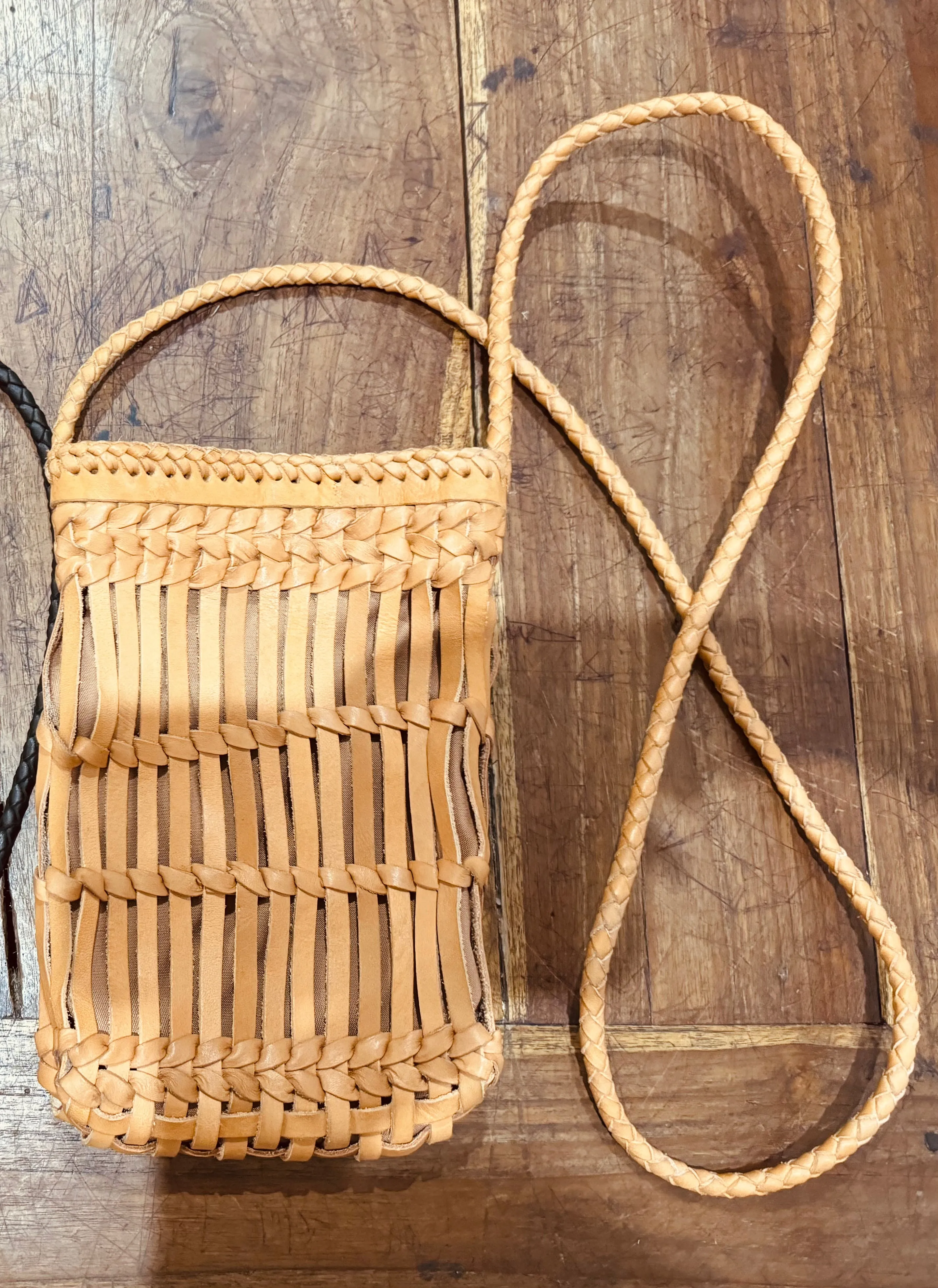 WOVEN LEATHER CROSSBODY BAG